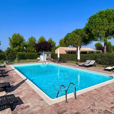 P079 - Porto Recanati, Bilocale Con Corte In Con Piscina *